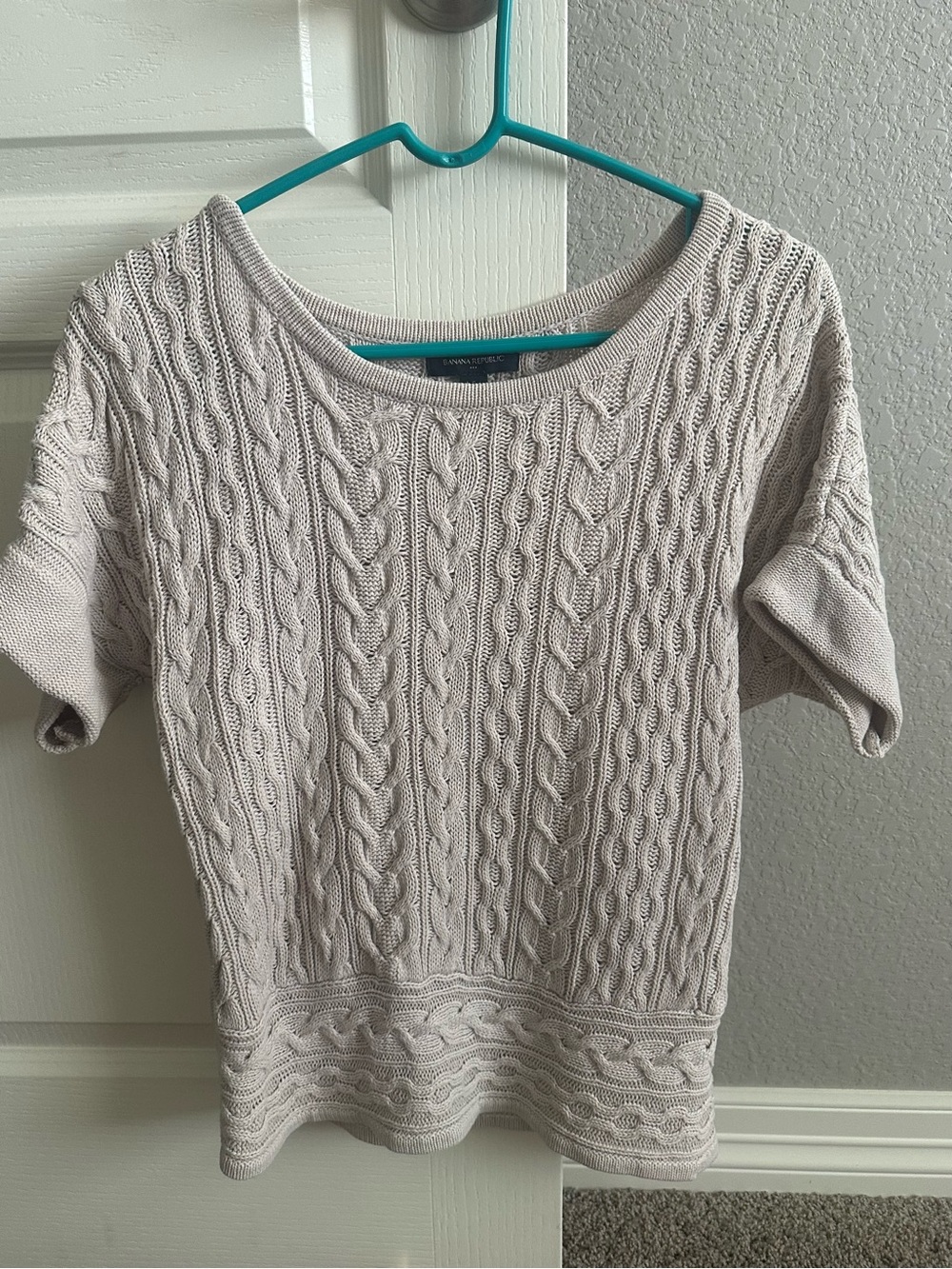 Banana Republic Cable Knit Short-Sleeve Sweater in Cream